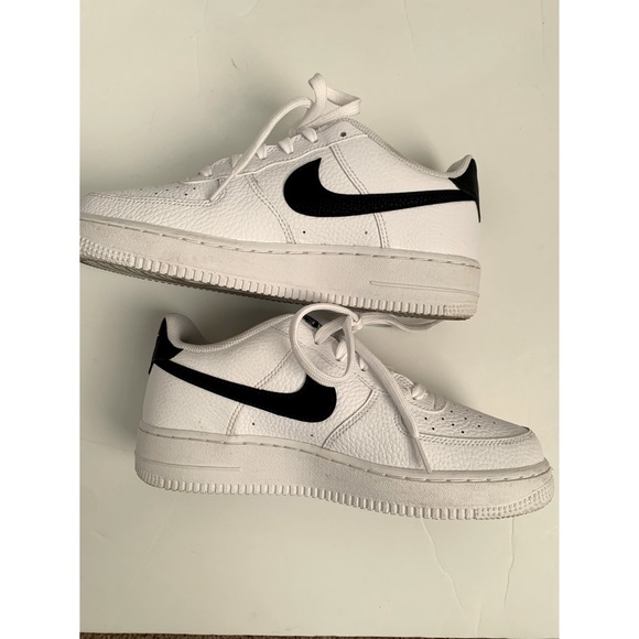 Boys Air Force 1’s (GS) - Picture 5 of 6